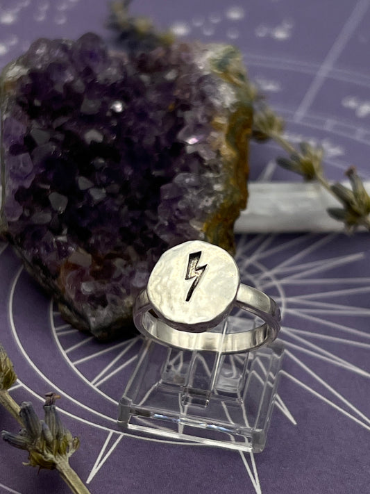 The Lightning Amulet Ring